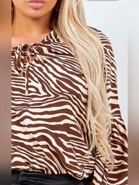 NWOT Women’s 89th & Madison Brown Zebra Print Blouse